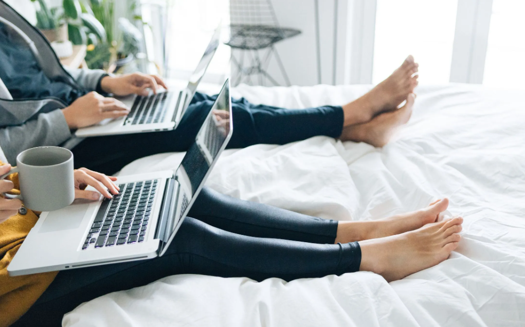 How to Keep Your Relationship Healthy While Working from Home with Your…